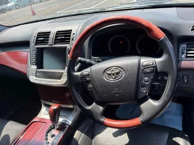 Toyota CROWN MAJESTA