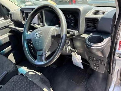 TOYOTA PIXIS VAN