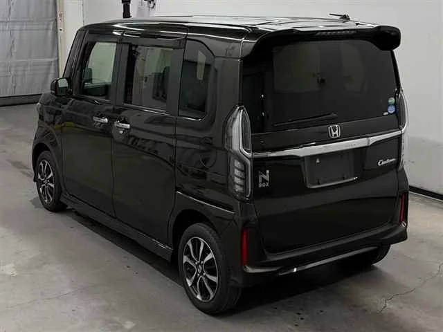 Honda N BOX CUSTOM  с аукциона в Японии