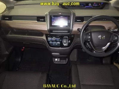 HONDA FREED + HYBRID