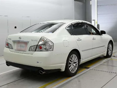 NISSAN FUGA