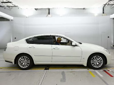 NISSAN FUGA