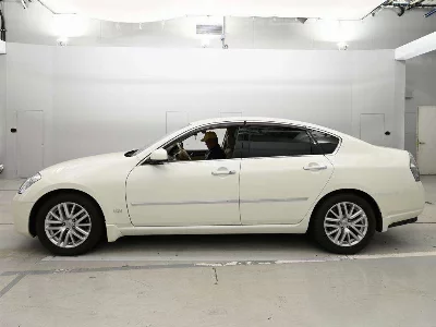 NISSAN FUGA