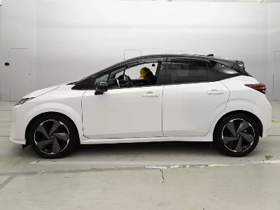 NISSAN AURA