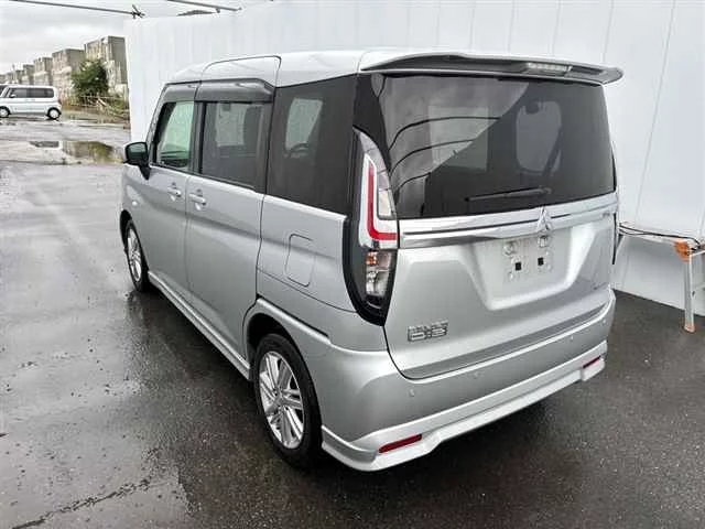 Mitsubishi Delica D:2  с аукциона в Японии
