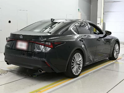 LEXUS IS
