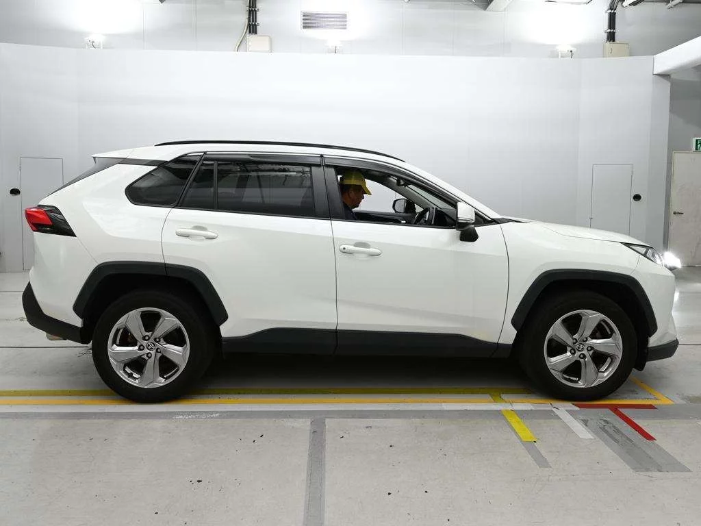 Toyota RAV4  с аукциона в Японии