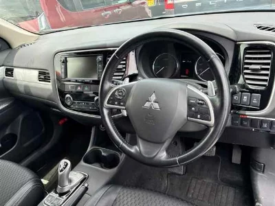 MITSUBISHI OUTLANDER PHEV