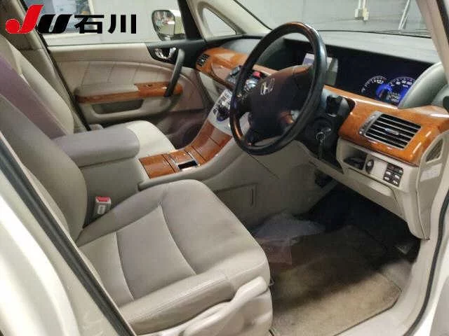 Honda Elysion  с аукциона в Японии