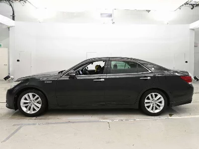 Toyota CROWN HYBRID