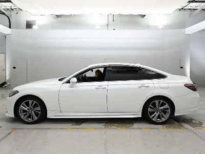 TOYOTA CROWN HYBRID
