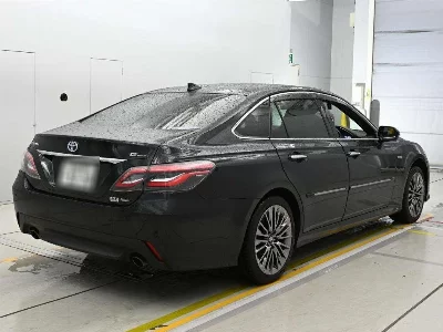 Toyota CROWN HYBRID