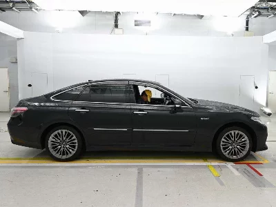 Toyota CROWN HYBRID