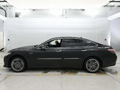 Toyota CROWN HYBRID
