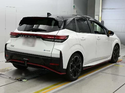 NISSAN AURA