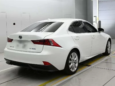 LEXUS IS