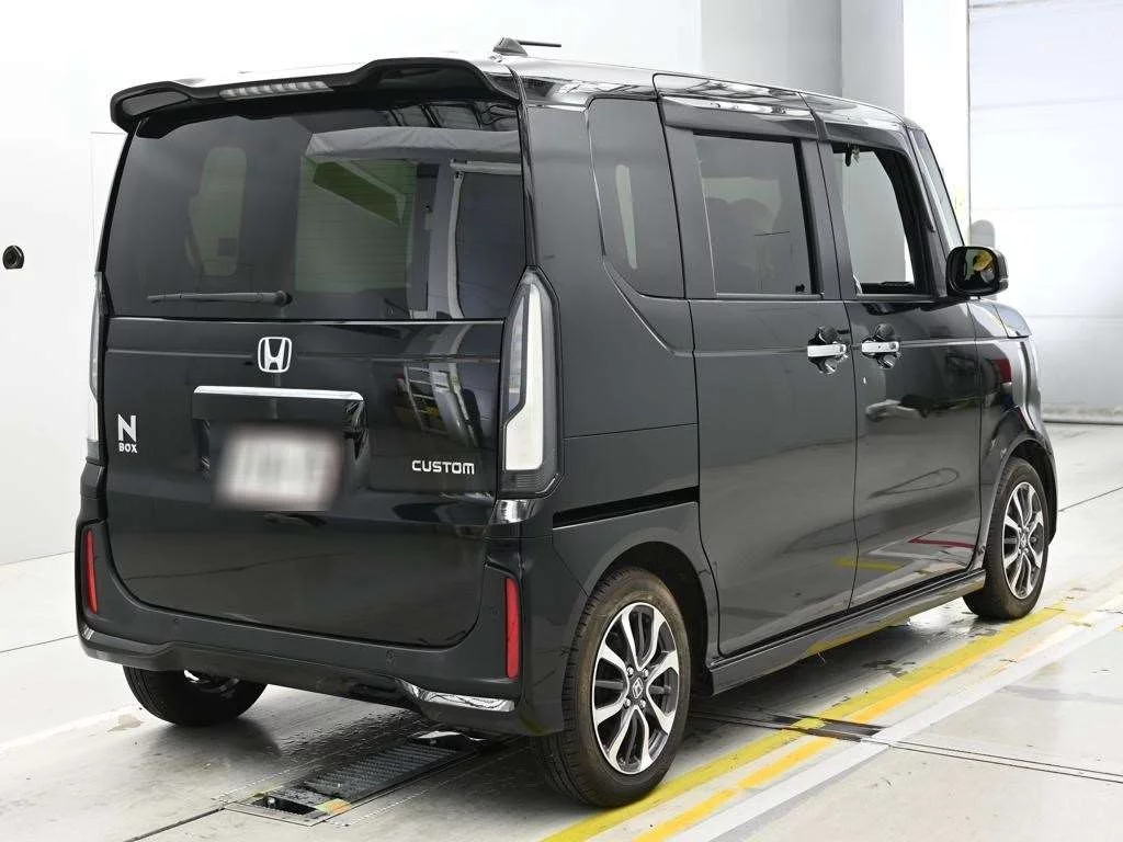 Honda N BOX CUSTOM  с аукциона в Японии