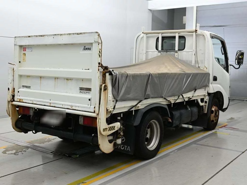 Toyota Dyna  с аукциона в Японии
