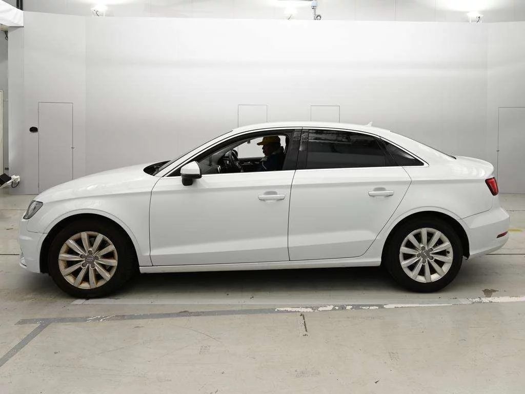 Audi A3  с аукциона в Японии