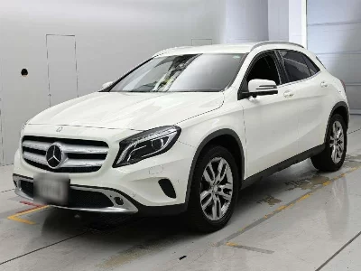 MERCEDES BENZ GLA