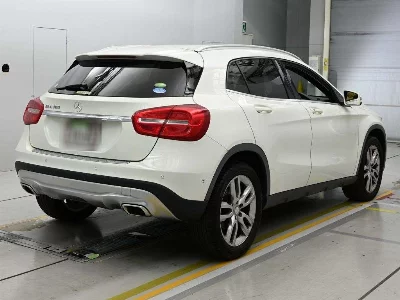 MERCEDES BENZ GLA