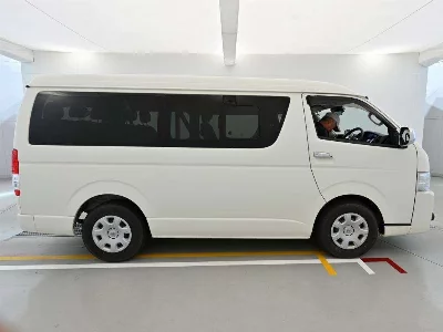 TOYOTA HIACE WAGON