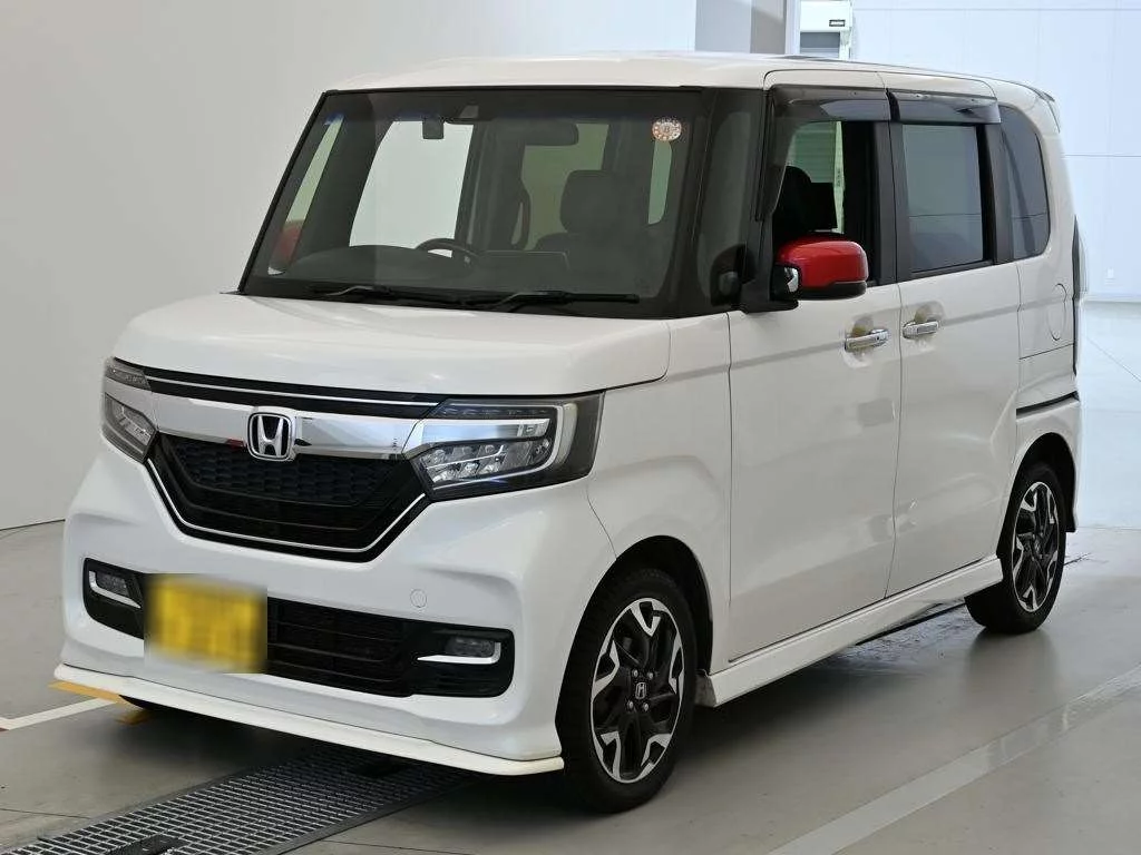 Honda N BOX CUSTOM  с аукциона в Японии
