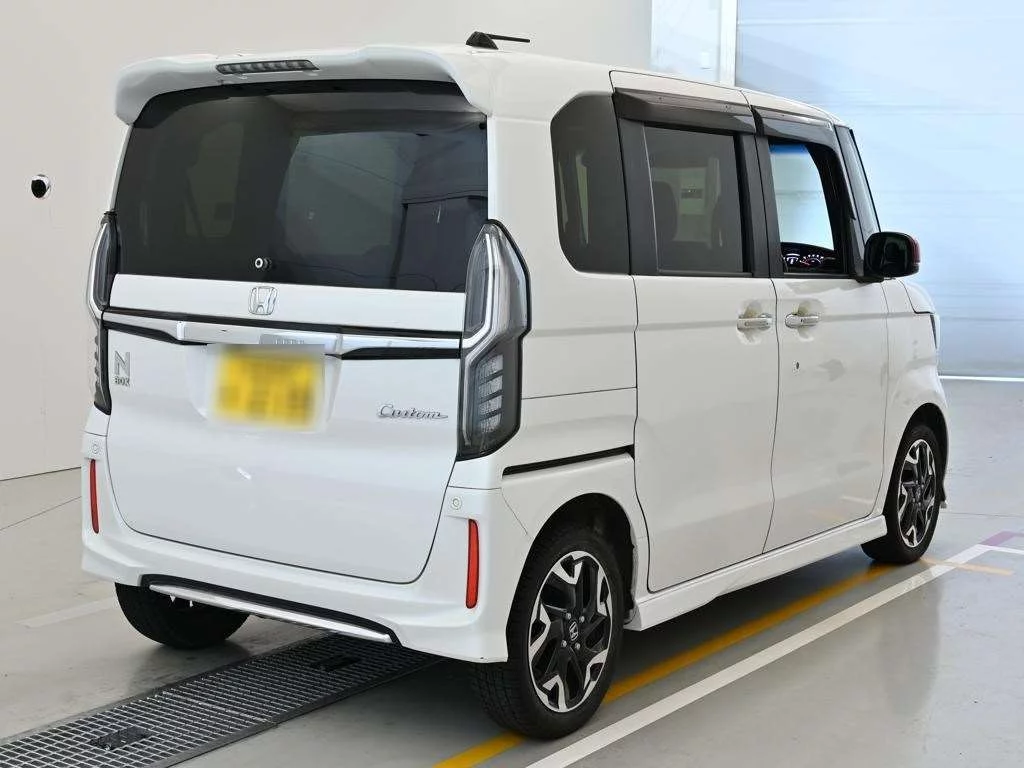 Honda N BOX CUSTOM  с аукциона в Японии