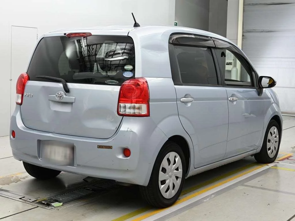 Toyota Porte  с аукциона в Японии
