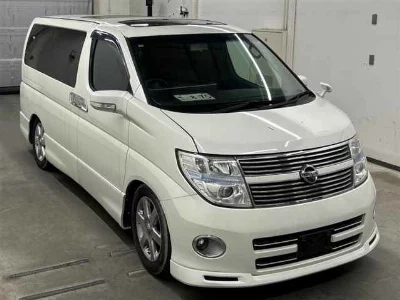 NISSAN ELGRAND