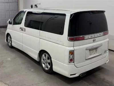 NISSAN ELGRAND