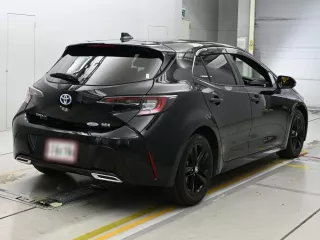 Цена авто Toyota Corolla Hatchback с аукционов Японии, номер кузова ZWE213H, пробег 30 000, оценка 7