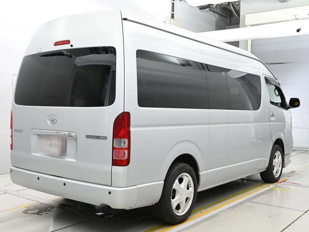Toyota HiAce  с аукциона в Японии