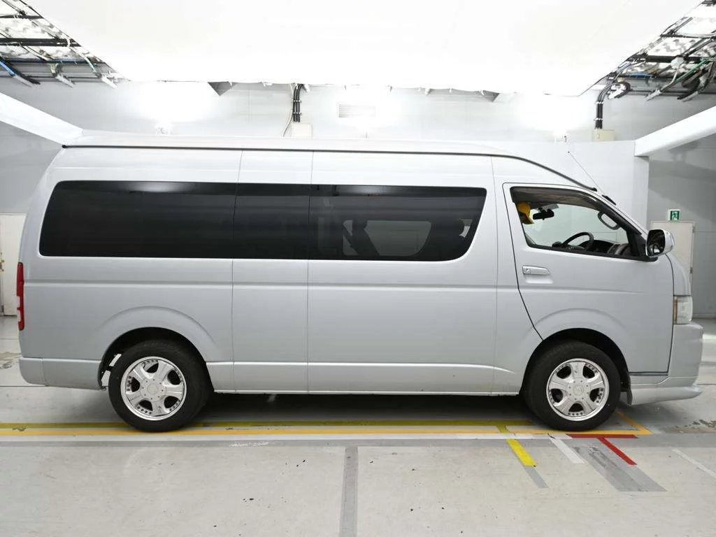 Toyota HiAce  с аукциона в Японии