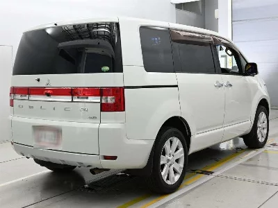 MITSUBISHI DELICA D:5