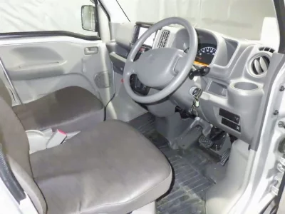 NISSAN NV100 CLIPPER
