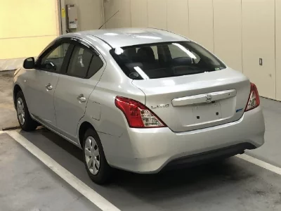 NISSAN TIIDA LATIO