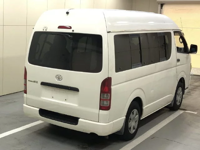 Toyota RegiusAce  с аукциона в Японии