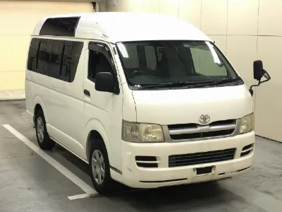 TOYOTA HIACE