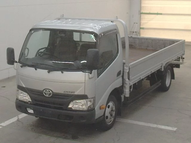 Toyota Dyna  с аукциона в Японии