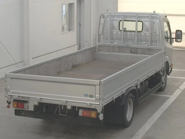 Toyota Dyna  с аукциона в Японии