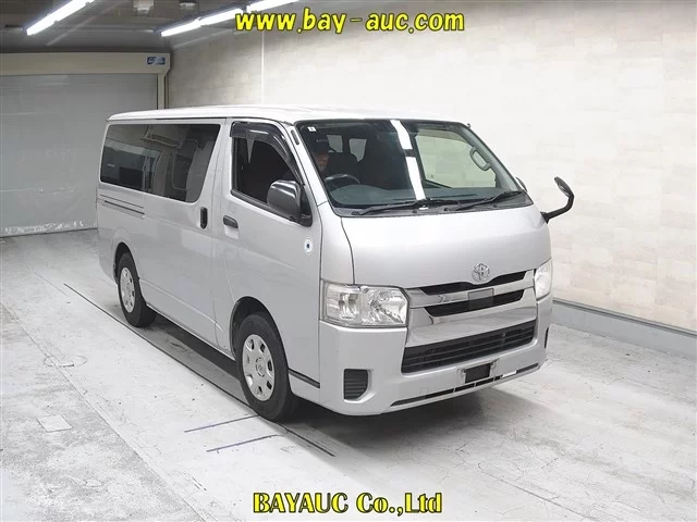 Toyota RegiusAce  с аукциона в Японии