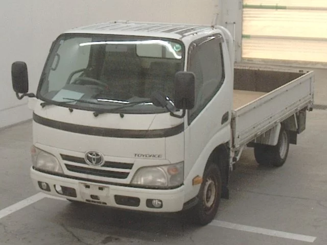Toyota ToyoAce  с аукциона в Японии
