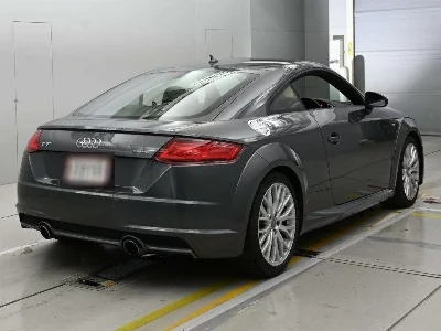 AUDI TT