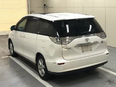 Статистика аукционов Toyota Estima Hybrid