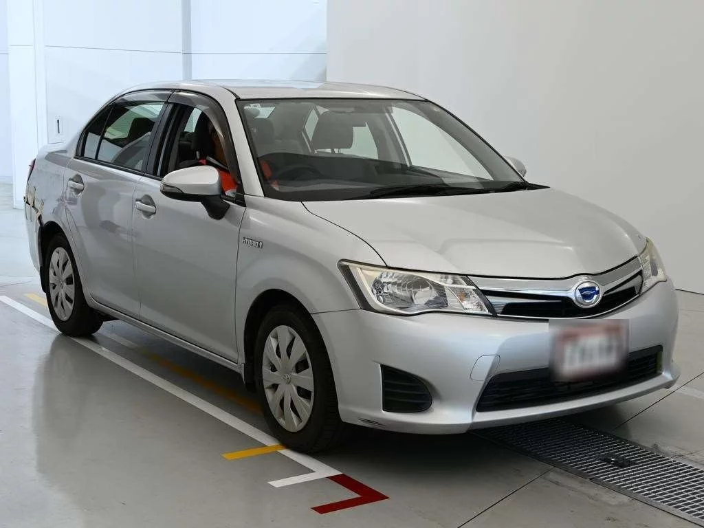 Toyota Corolla Axio  с аукциона в Японии