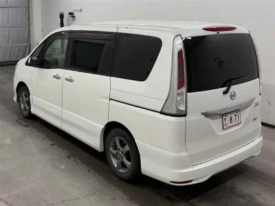 NISSAN SERENA