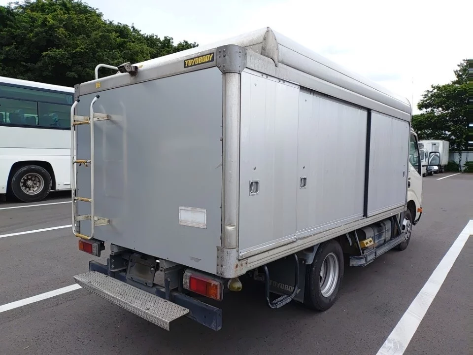 Hino Dutro  с аукциона в Японии