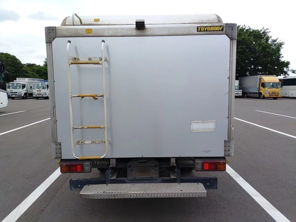 Hino Dutro  с аукциона в Японии