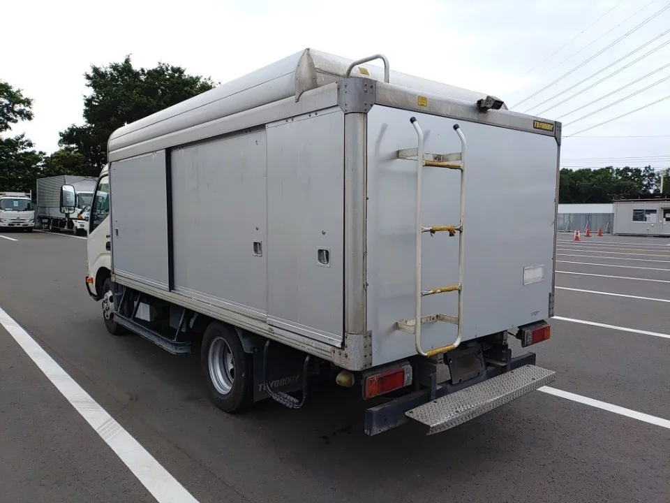 Hino Dutro  с аукциона в Японии